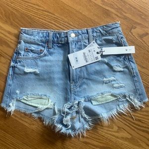ZARA “The High Waist Short”